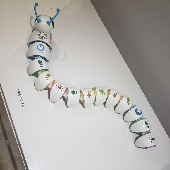 *SOLD* Fisher Price Code-a-pillar Coding Caterpillar Toy - Picture 3 of 3